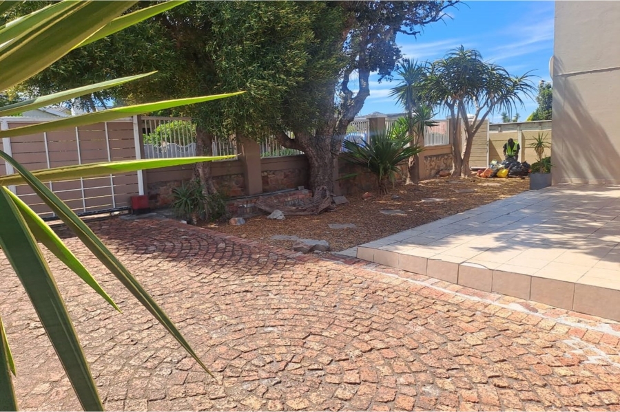 To Let 1 Bedroom Property for Rent in Sandbaai Western Cape